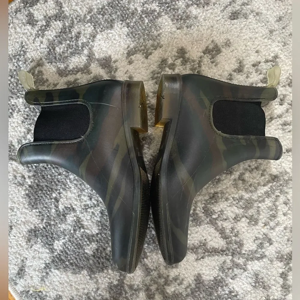 J. Crew Size 7  Chelsea Camo Rain Bootie Boot Green Army